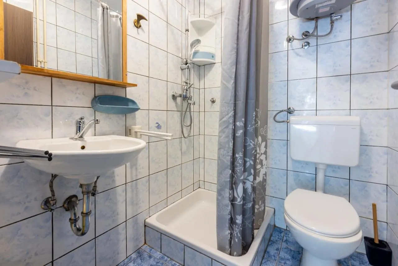 Apartments Opacak Selce 0*,